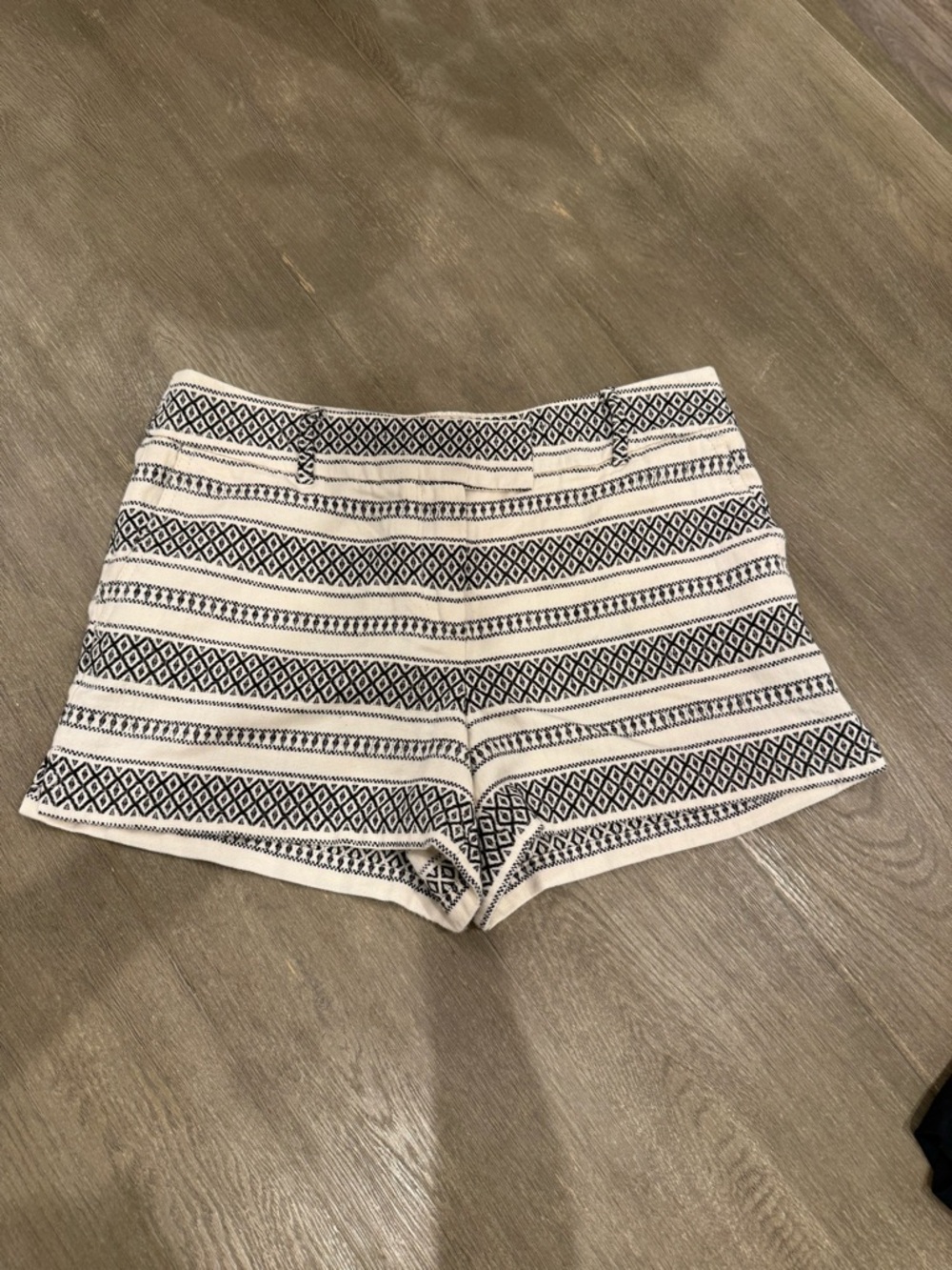 LOFT Black & Cream High-Waist Patterned Knit Shorts - In perfect condition!